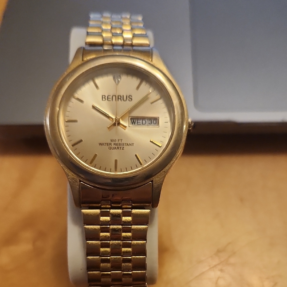 Benrus Men's Diamind Day/Date Gold Quartz Watch